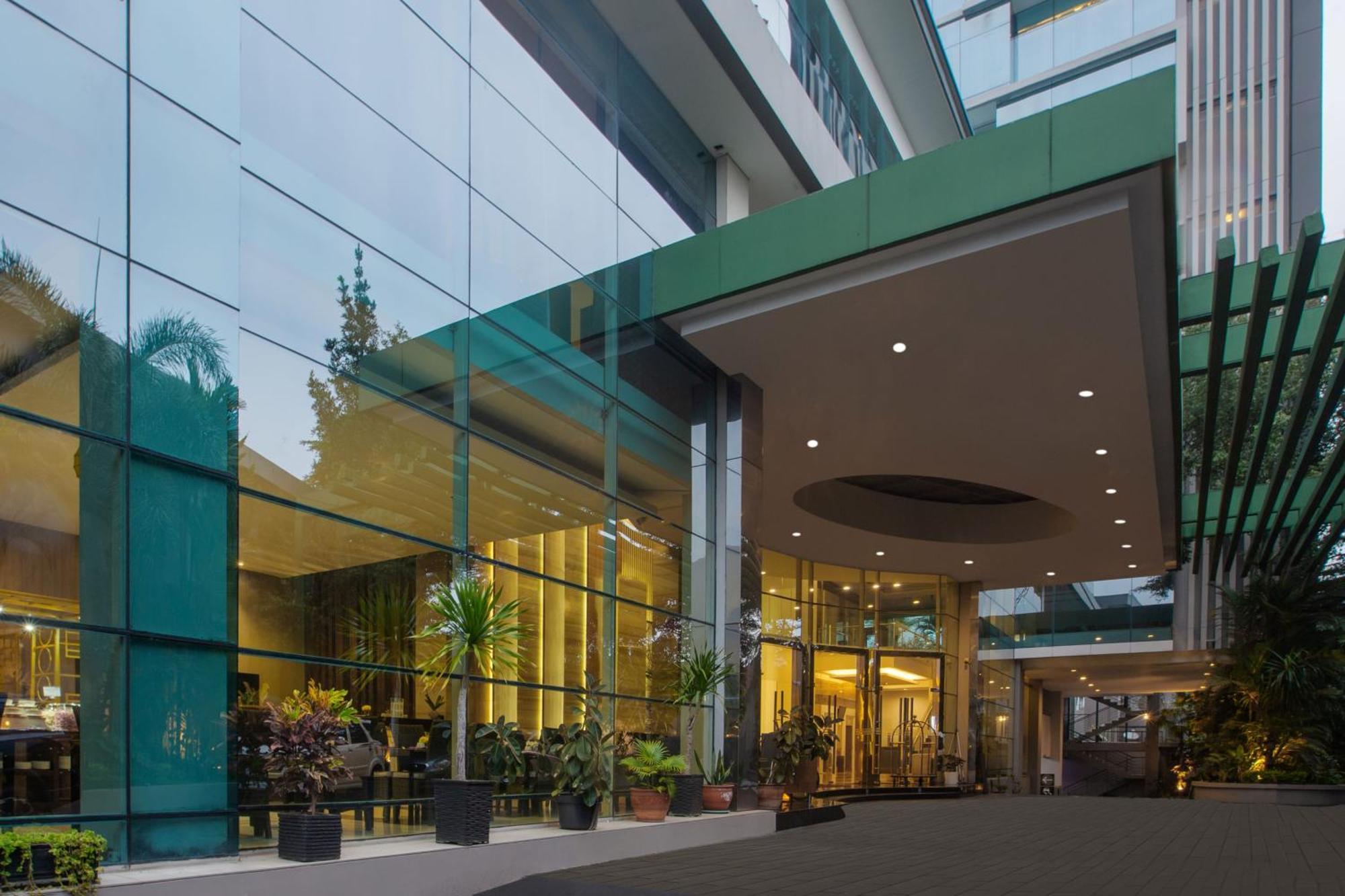 Hotel Santika